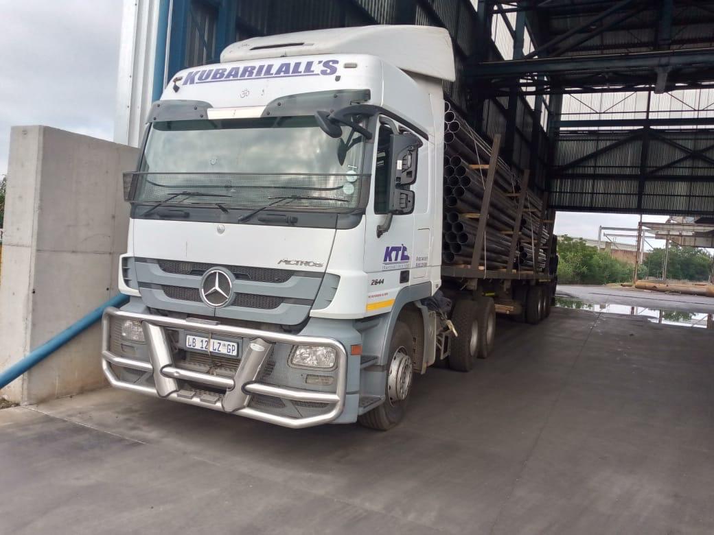 KuBariTrans Volvo FH KT07 front view with hazchem placard